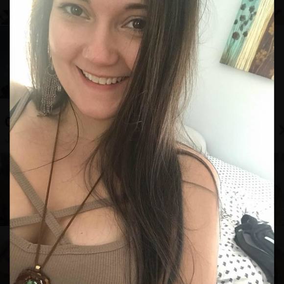 Meet your Posher, Zoë - Picture 1 of 1